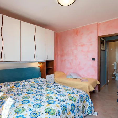 Le Margherite - Slr259 By Interhome * Costarainera